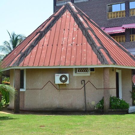 Adrien Beach Hotel Kribi Exterior foto