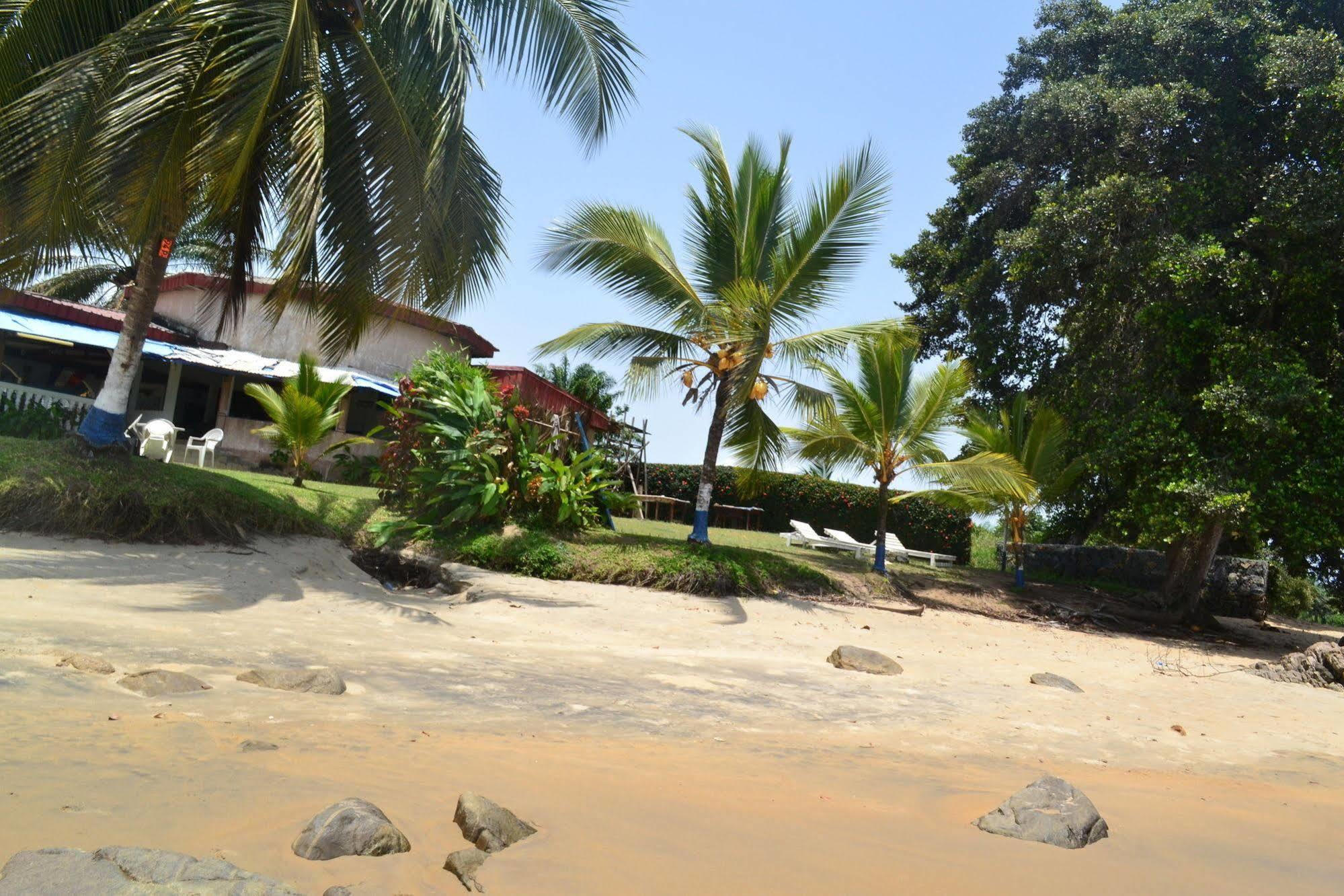 Adrien Beach Hotel Kribi Exterior foto